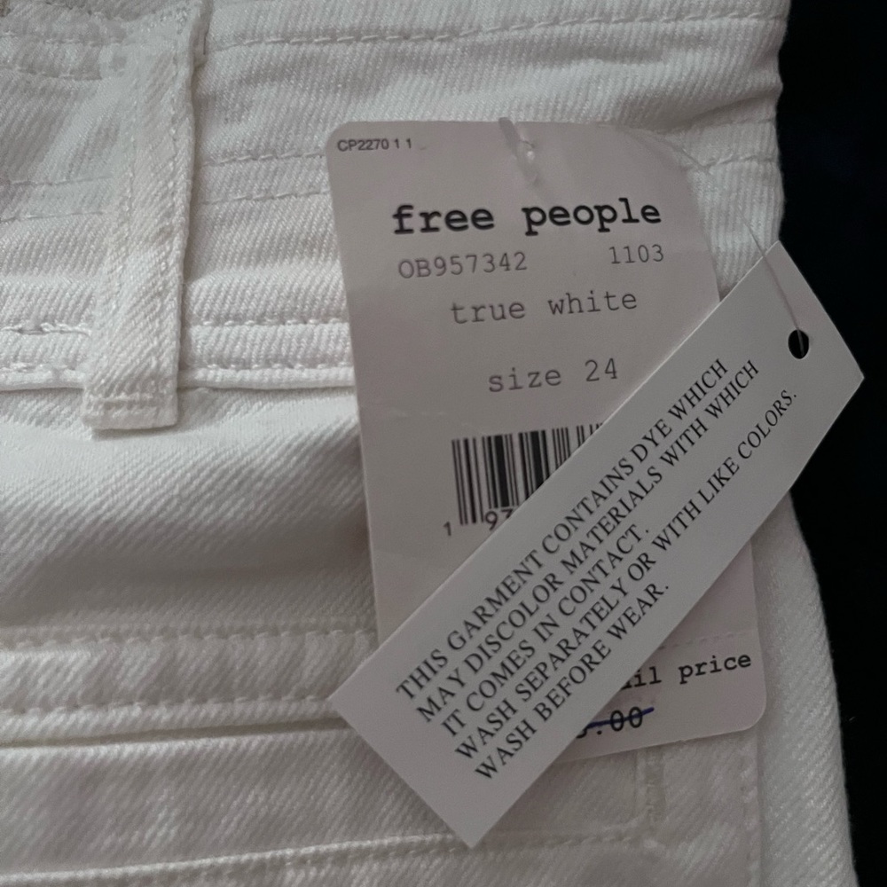 Free people  white with white  bottoms pants
